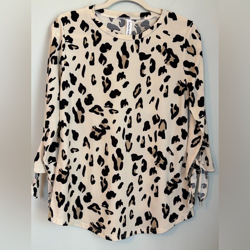 Tickled Teal Leopard Print Women's Top Cream & Black, Size Small